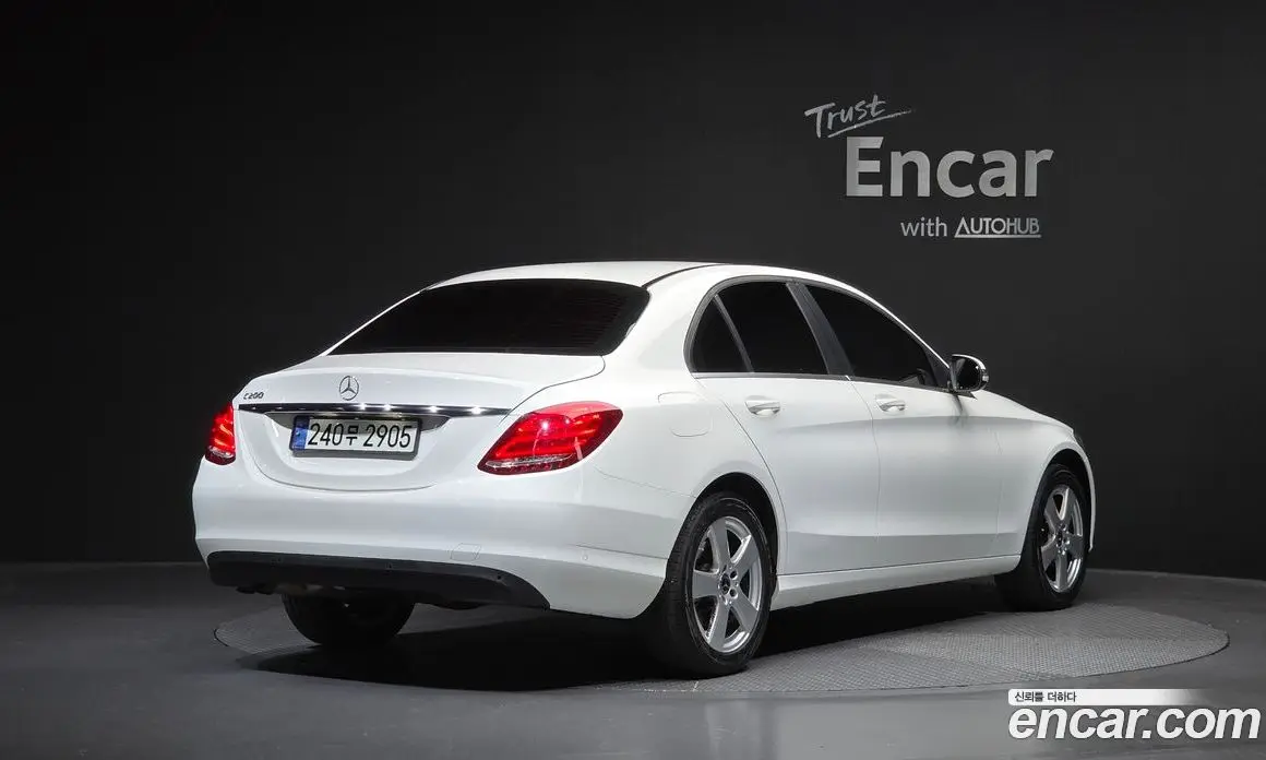 Mercedes-Benz C-Class 2017 2.0 гидро, фото 2 Mercedes-Benz C-Class 2017 2.0 гидро, фото 2