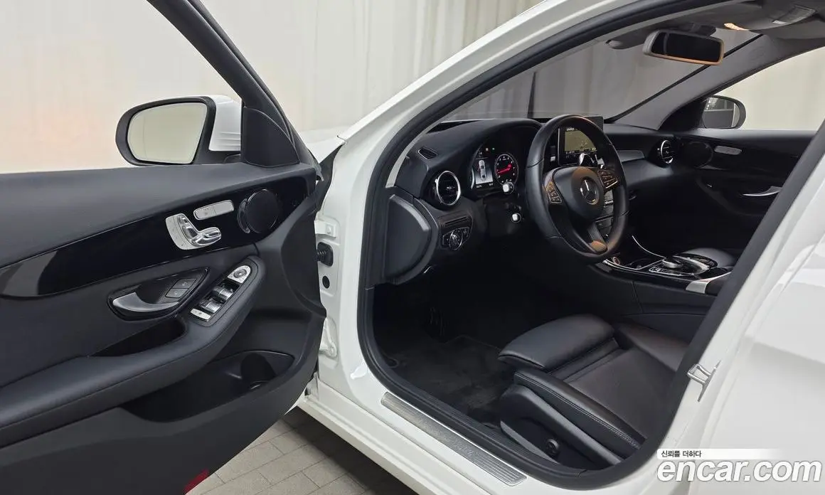 Mercedes-Benz C-Class 2017 2.0 гидро, фото 13 Mercedes-Benz C-Class 2017 2.0 гидро, фото 13