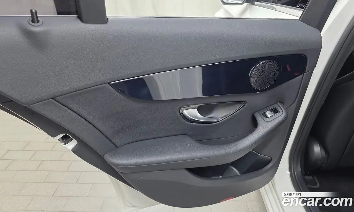 Mercedes-Benz C-Class 2017 2.0 гидро, фото 15 Mercedes-Benz C-Class 2017 2.0 гидро, фото 15