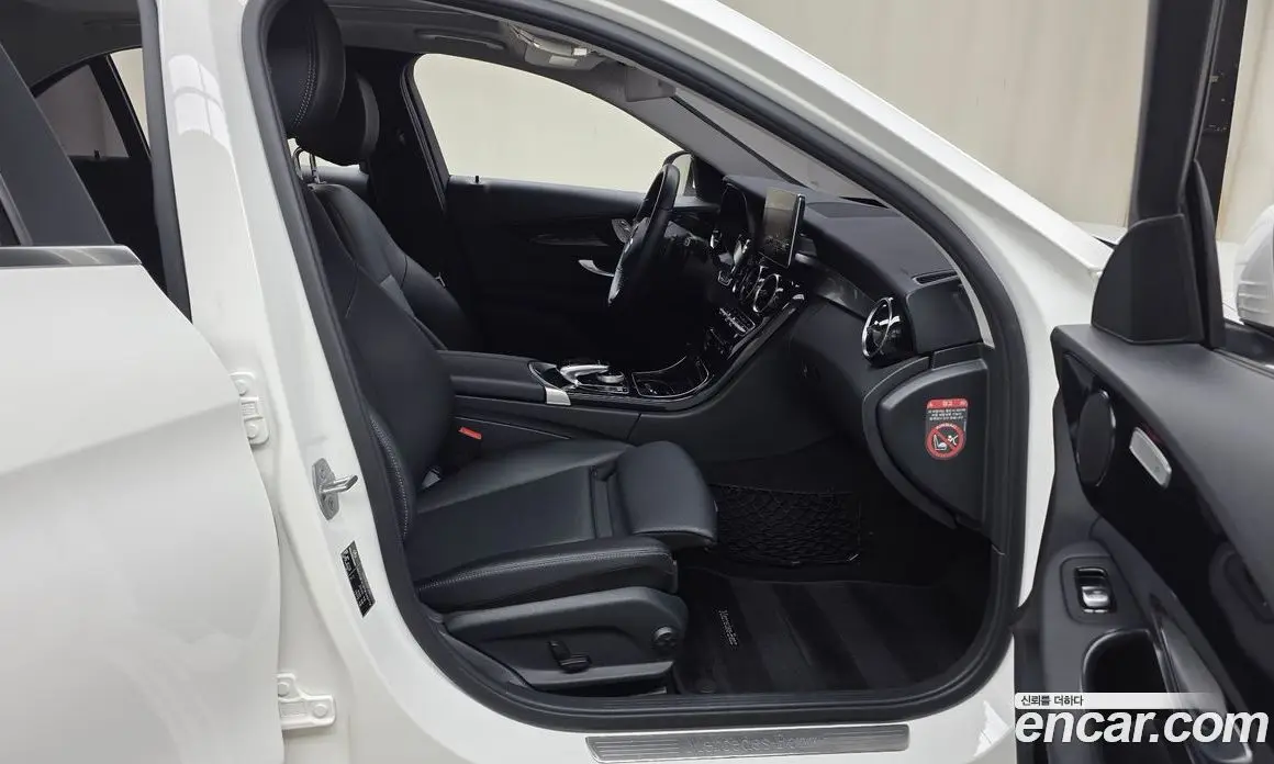 Mercedes-Benz C-Class 2017 2.0 гидро, фото 17 Mercedes-Benz C-Class 2017 2.0 гидро, фото 17