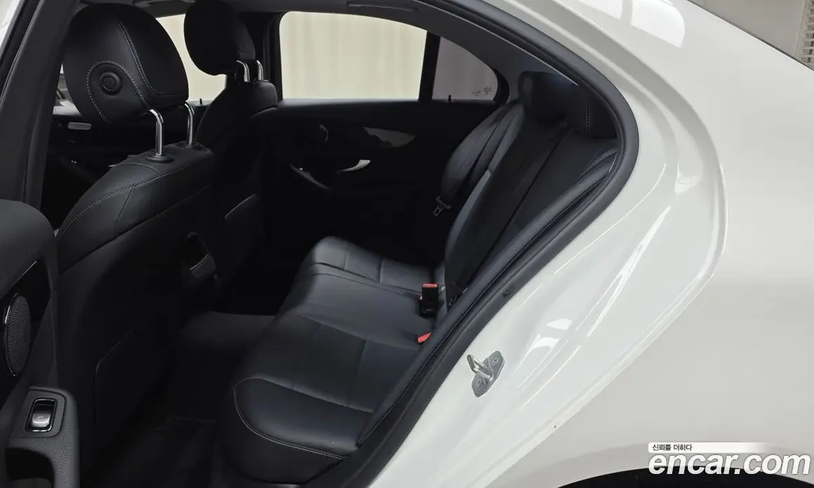 Mercedes-Benz C-Class 2017 2.0 гидро, фото 18 Mercedes-Benz C-Class 2017 2.0 гидро, фото 18