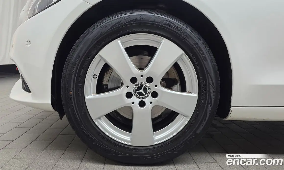 Mercedes-Benz C-Class 2017 2.0 гидро, фото 5 Mercedes-Benz C-Class 2017 2.0 гидро, фото 5