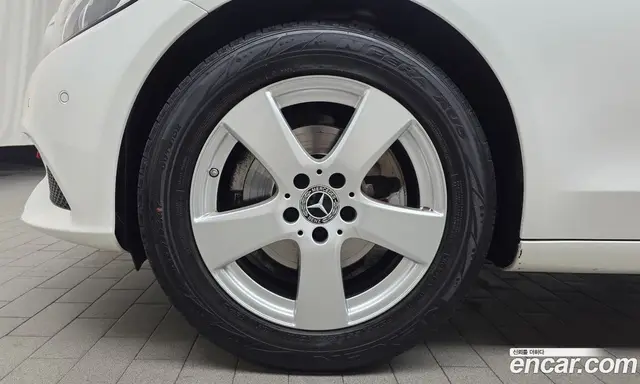 Mercedes-Benz C-Class 2017 2.0 гидро, миниатюра 5 Mercedes-Benz C-Class 2017 2.0 гидро, миниатюра 5
