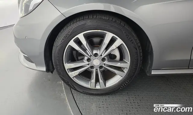 Mercedes-Benz E-Class 2015 2.1 гидро, миниатюра 5 Mercedes-Benz E-Class 2015 2.1 гидро, миниатюра 5