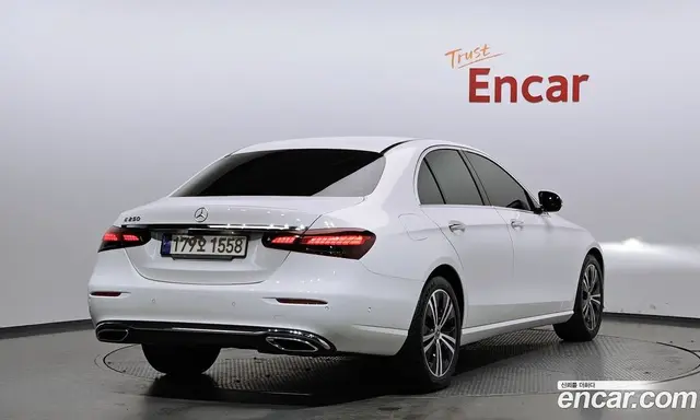 Mercedes-Benz E-Class 2020 2.0 автомат (гидро), миниатюра 2