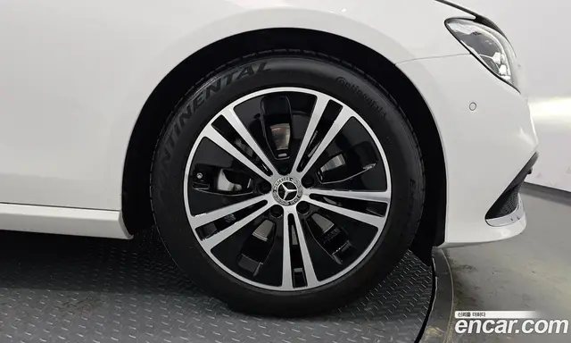 Mercedes-Benz E-Class 2020 2.0 автомат (гидро), миниатюра 5