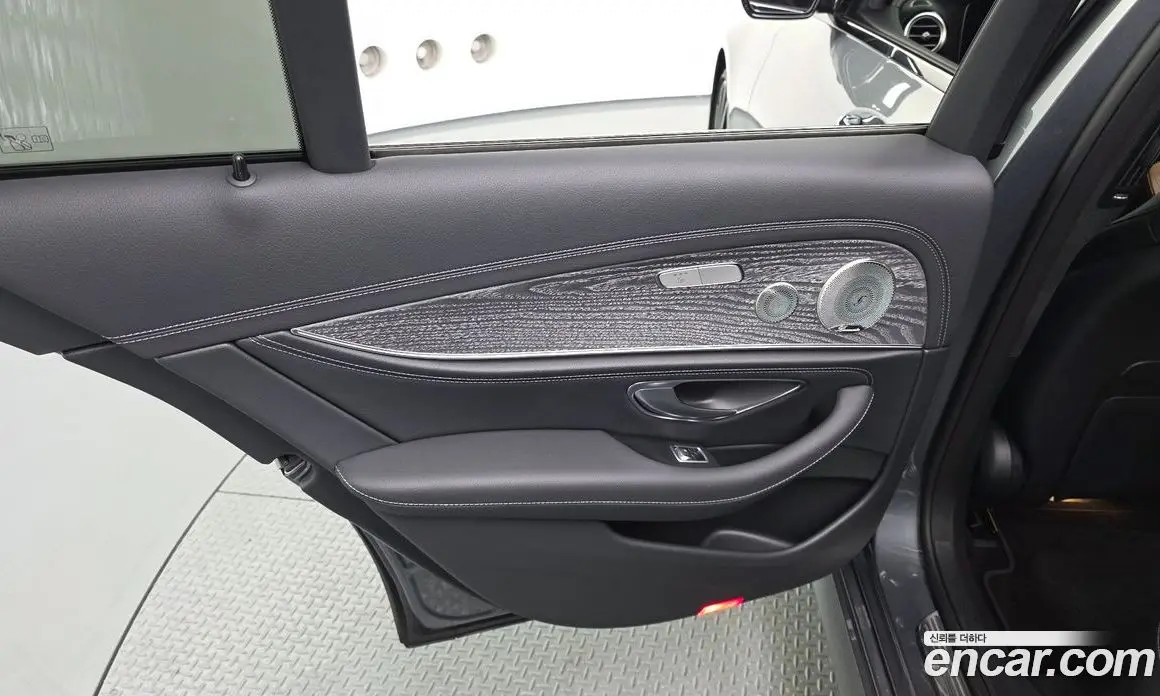 Mercedes-Benz E-Class 2022 2.0 автомат (гидро), фото 14