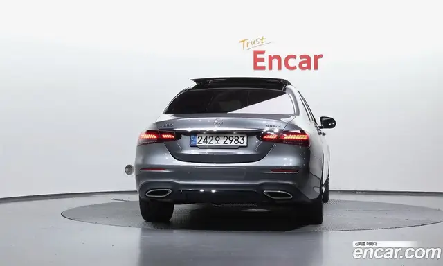Mercedes-Benz E-Class 2022 2.0 автомат (гидро), миниатюра 3