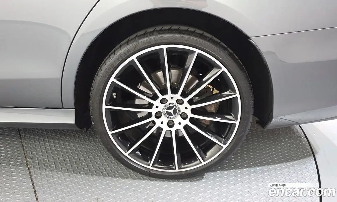Mercedes-Benz E-Class 2022 2.0 автомат (гидро), фото 6
