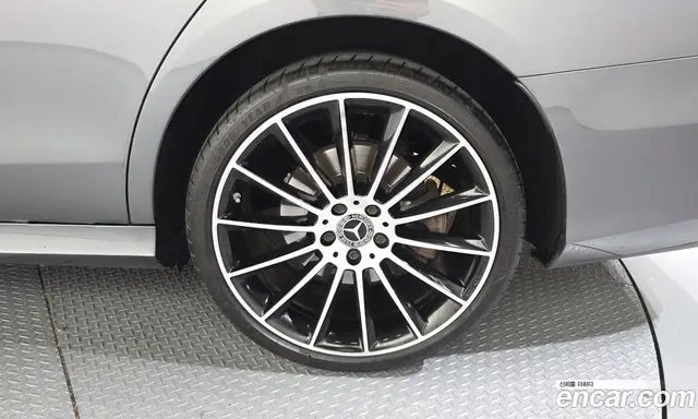 Mercedes-Benz E-Class 2022 2.0 автомат (гидро), миниатюра 6