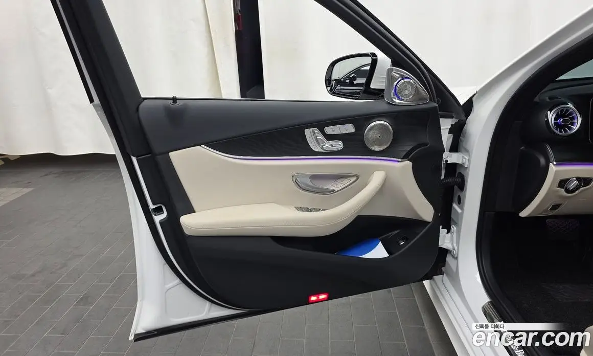 Mercedes-Benz E-Class 2023 2.0 автомат (гидро), фото 14
