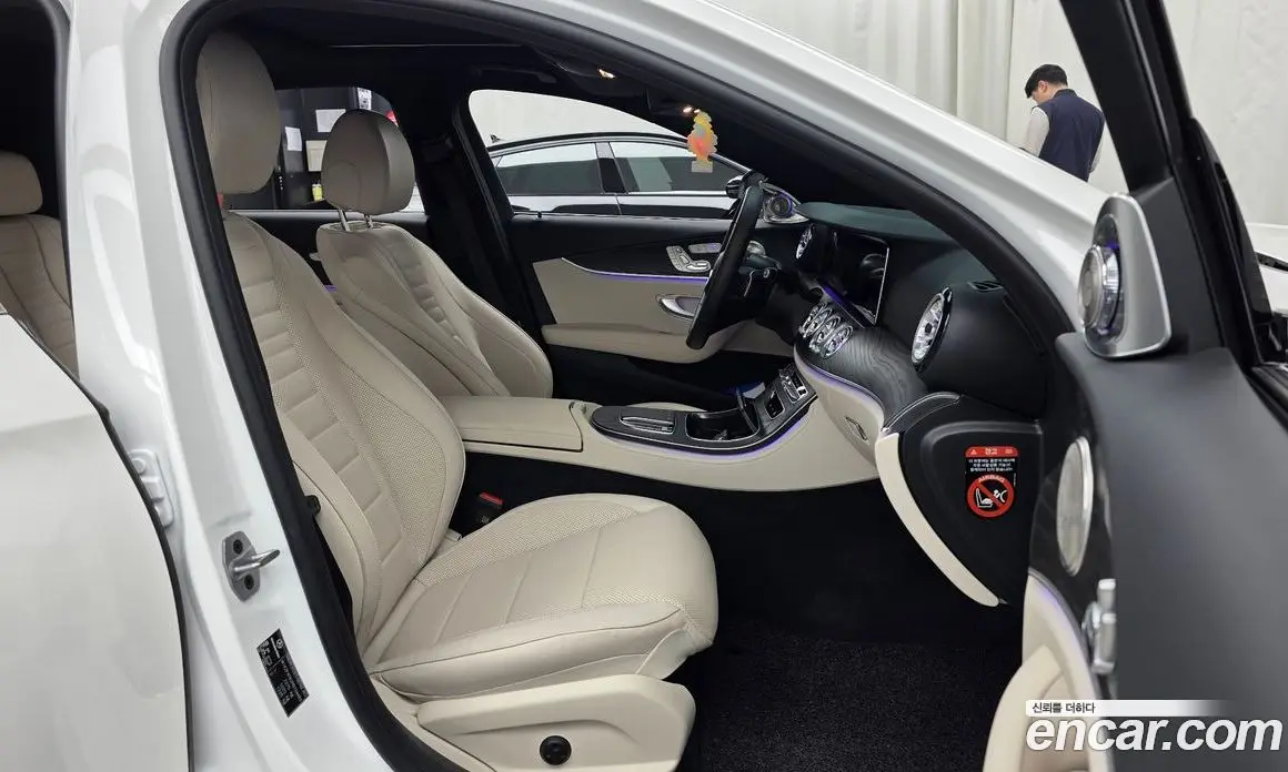 Mercedes-Benz E-Class 2023 2.0 автомат (гидро), фото 17