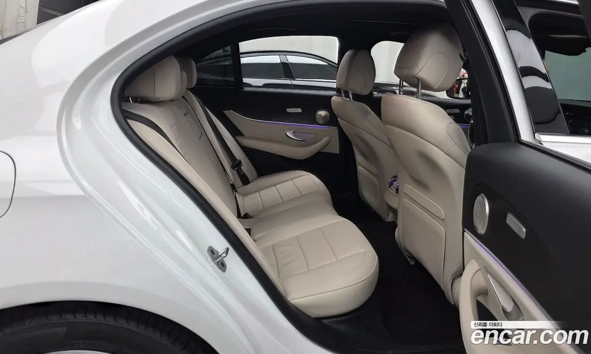Mercedes-Benz E-Class 2023 2.0 автомат (гидро), фото 18