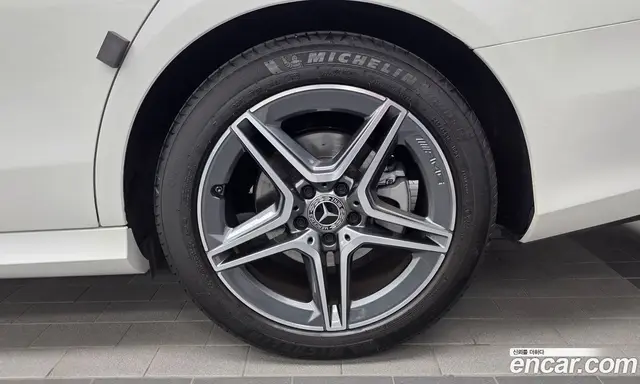 Mercedes-Benz E-Class 2023 2.0 автомат (гидро), миниатюра 7