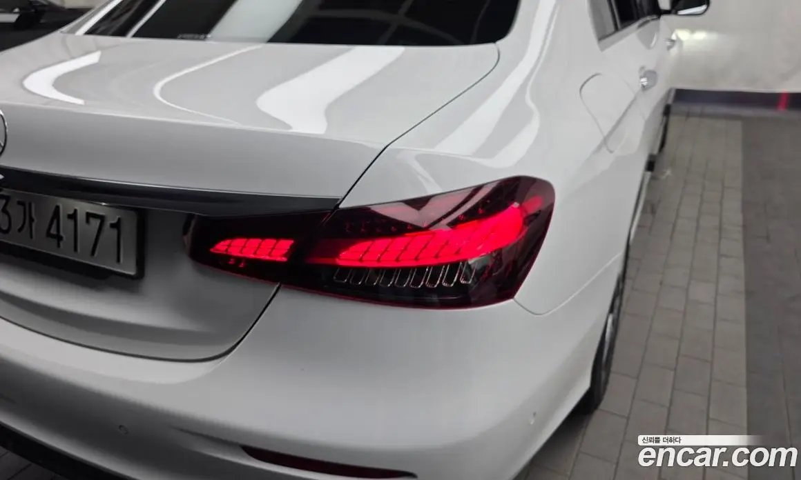 Mercedes-Benz E-Class 2023 2.0 автомат (гидро), фото 9