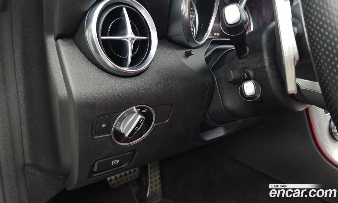 Mercedes-Benz SLC-Class 2017 2.0 гидро, фото 21 Mercedes-Benz SLC-Class 2017 2.0 гидро, фото 21
