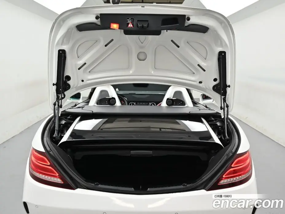 Mercedes-Benz SLC-Class 2017 2.0 гидро, фото 33 Mercedes-Benz SLC-Class 2017 2.0 гидро, фото 33