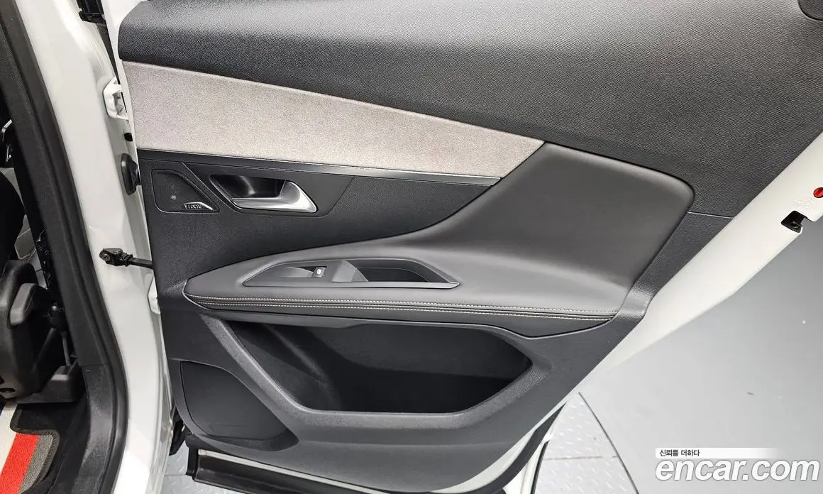 Peugeot 3008 2018 2.0 автомат (гидро), фото 15