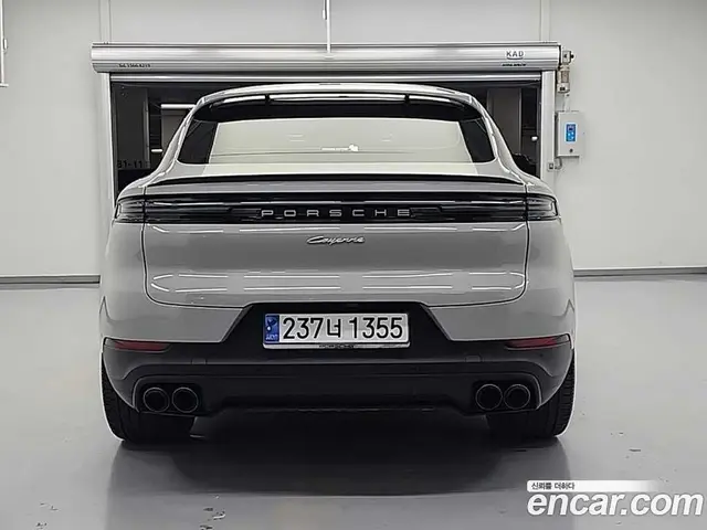 Porsche Cayenne 2024 3.0 автомат (гидро), миниатюра 3
