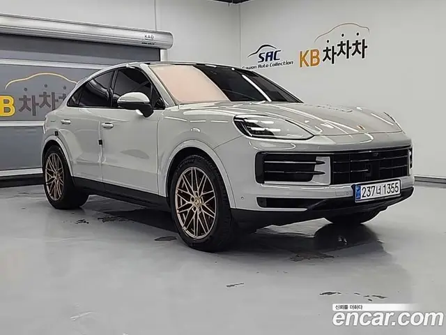 Porsche Cayenne 2024 3.0 автомат (гидро), миниатюра 4