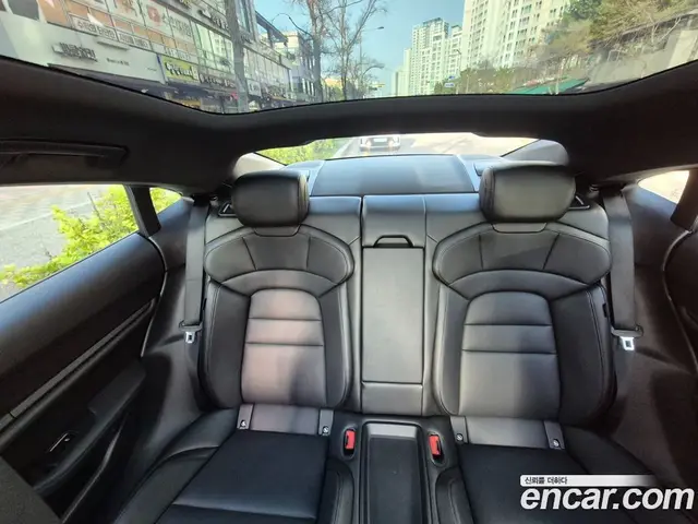 Porsche Taycan 2021 автомат (гидро), миниатюра 9
