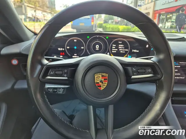 Porsche Taycan 2021 автомат (гидро), миниатюра 10