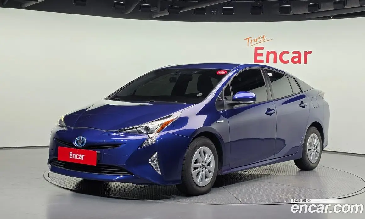 Toyota Prius 2018 1.8 автомат (гидро), фото 1 Toyota Prius 2018 1.8 автомат (гидро), фото 1
