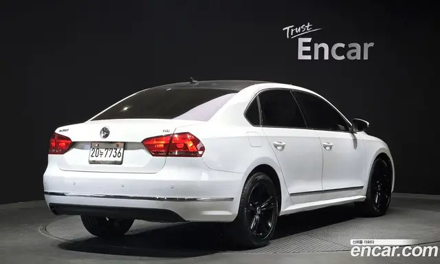 Volkswagen Passat 2013 2.0 автомат (гидро), миниатюра 2