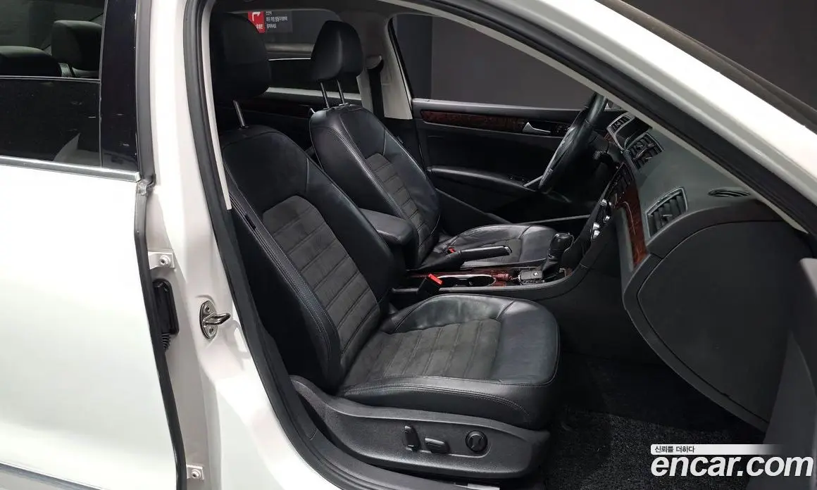Volkswagen Passat 2013 2.0 автомат (гидро), фото 11