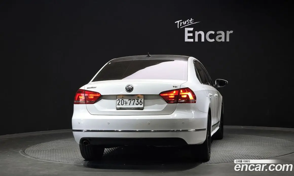 Volkswagen Passat 2013 2.0 автомат (гидро), фото 4