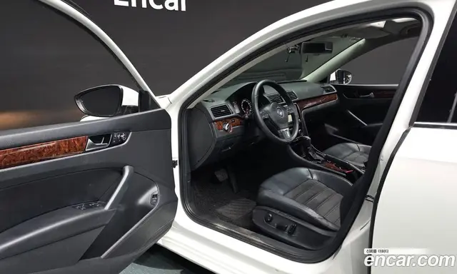 Volkswagen Passat 2013 2.0 автомат (гидро), миниатюра 10