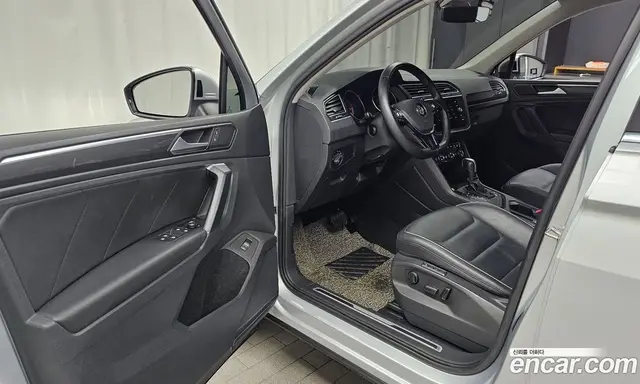 Volkswagen Tiguan 2020 2.0 автомат (гидро), миниатюра 10