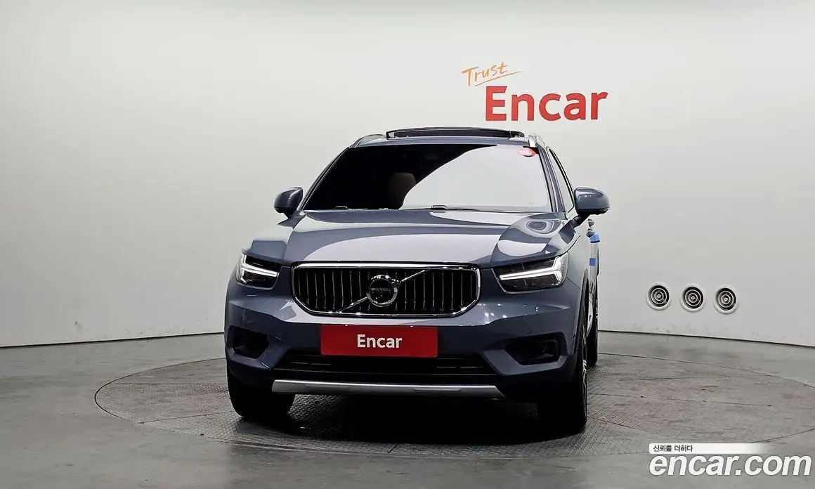 Volvo XC40 2022 2.0 автомат (гидро), фото 3