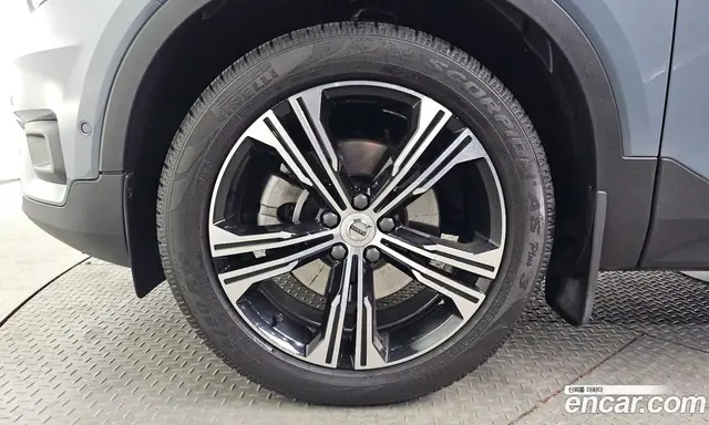 Volvo XC40 2022 2.0 автомат (гидро), миниатюра 5