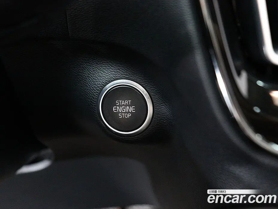 Volvo XC40 2023 2.0 автомат (гидро), фото 19