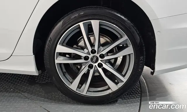Audi A6 2022 2.0 автомат (гидро), миниатюра 7