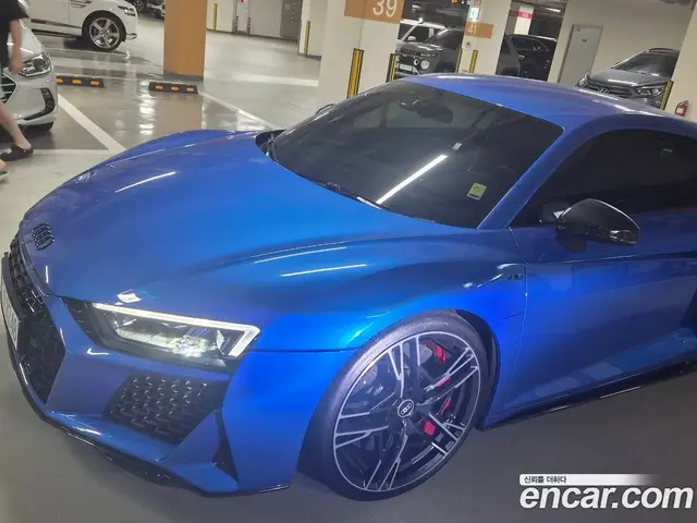 Audi R8 2021 5.2 автомат (гидро), миниатюра 2