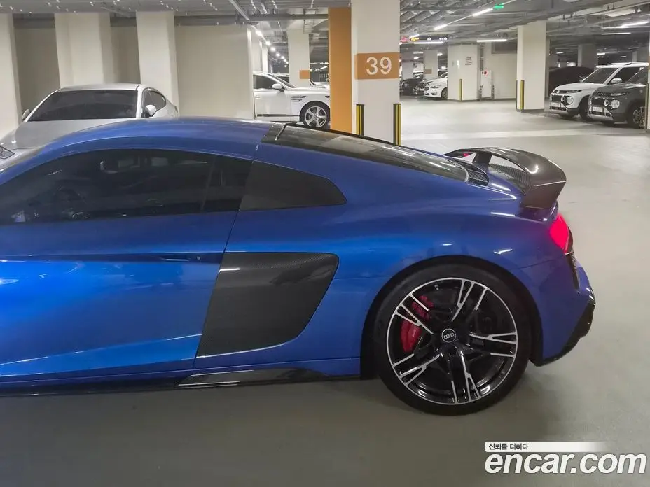 Audi R8 2021 5.2 автомат (гидро), фото 3