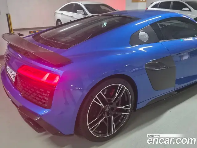Audi R8 2021 5.2 автомат (гидро), миниатюра 6