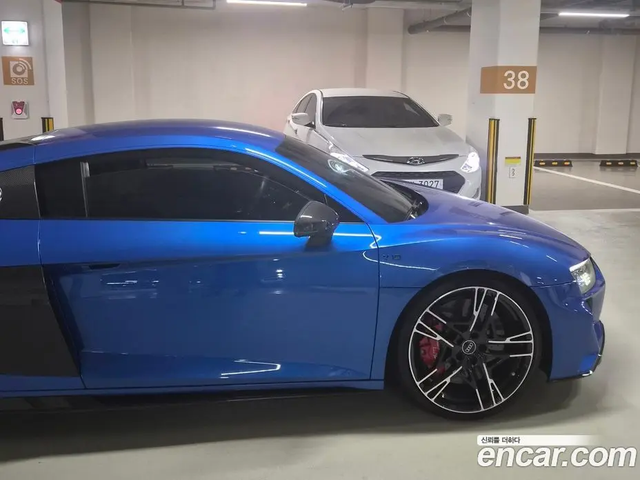 Audi R8 2021 5.2 автомат (гидро), фото 7