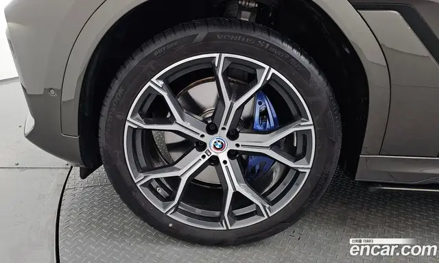 BMW X6 2023 3.0 автомат (гидро), миниатюра 4