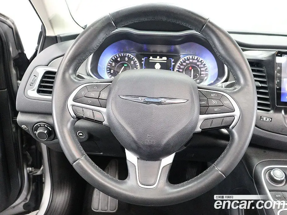 Chrysler 200 2015 2.4 автомат (гидро), фото 15 Chrysler 200 2015 2.4 автомат (гидро), фото 15