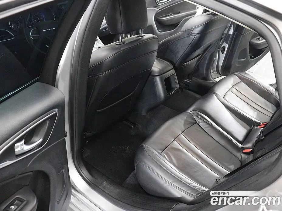 Chrysler 200 2015 2.4 автомат (гидро), фото 16 Chrysler 200 2015 2.4 автомат (гидро), фото 16