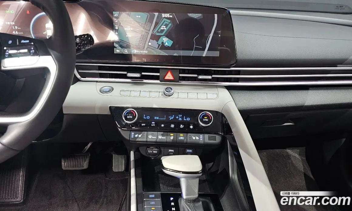 Hyundai Avante 2022 1.6 автомат (гидро), фото 12