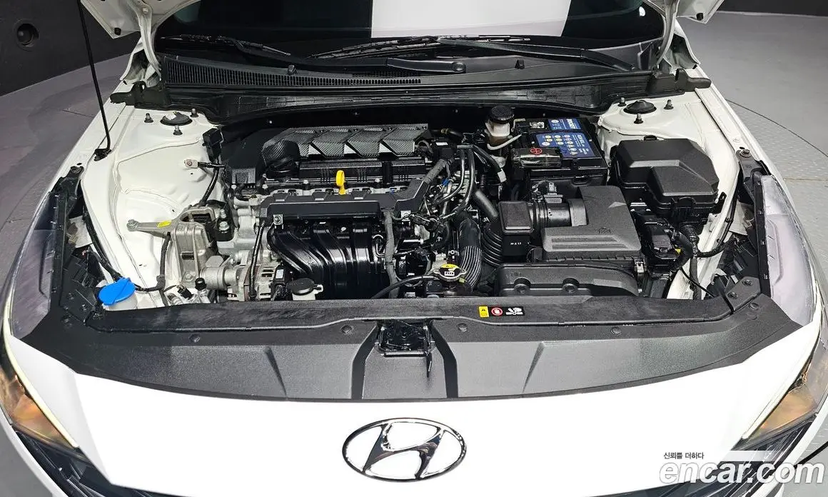 Hyundai Avante 2022 1.6 автомат (гидро), фото 6