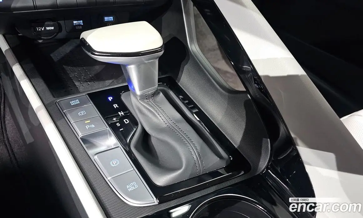 Hyundai Avante 2022 1.6 автомат (гидро), фото 9