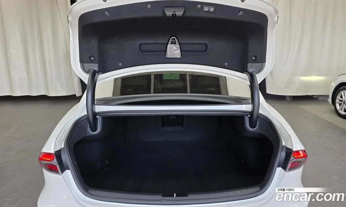 Hyundai Grandeur 2019 3.3 автомат (гидро), фото 26