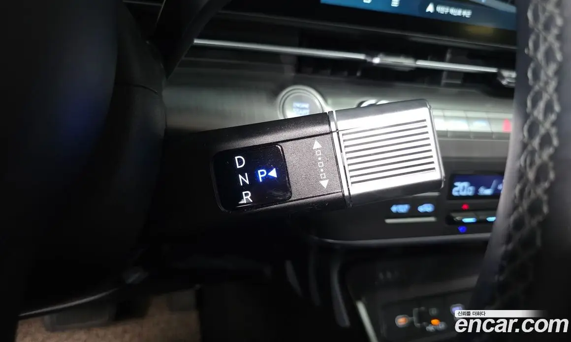 Hyundai Kona 2023 1.6 автомат (гидро), фото 12