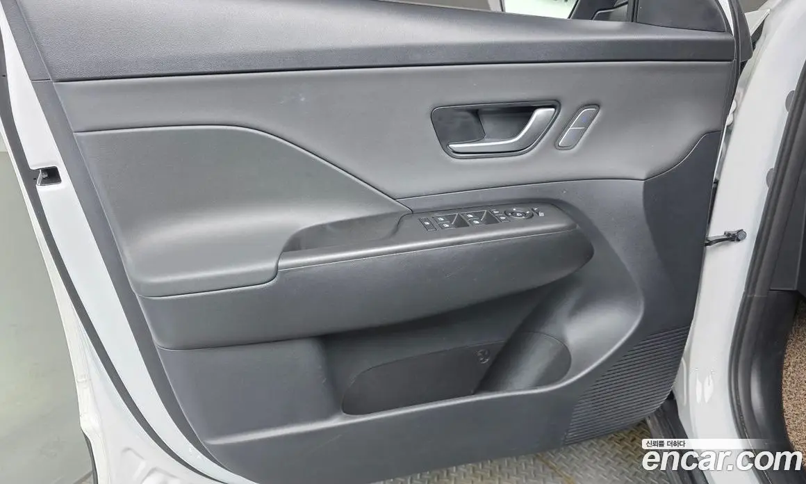 Hyundai Kona 2023 1.6 автомат (гидро), фото 14