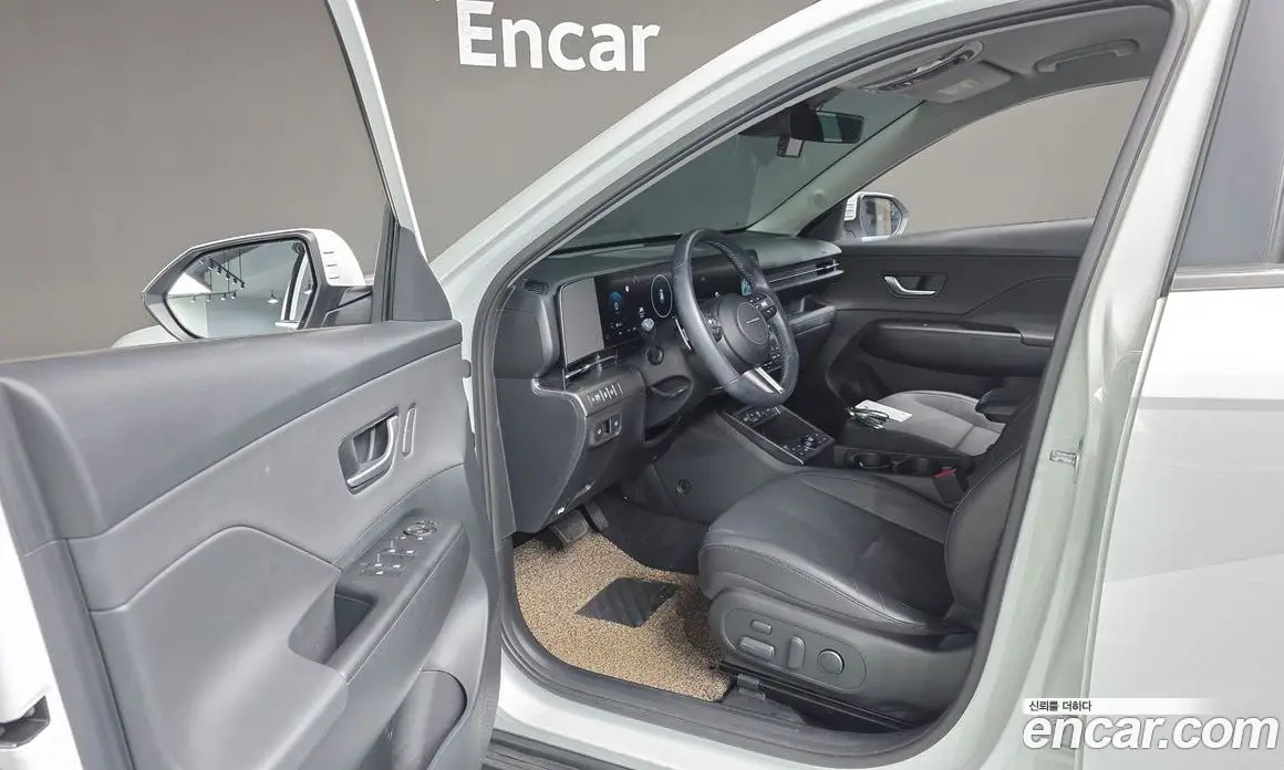 Hyundai Kona 2023 1.6 автомат (гидро), фото 17